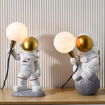 Veioză LED Copii Astronaut cu Glob Lunar, Rășină, 43 cm - 4